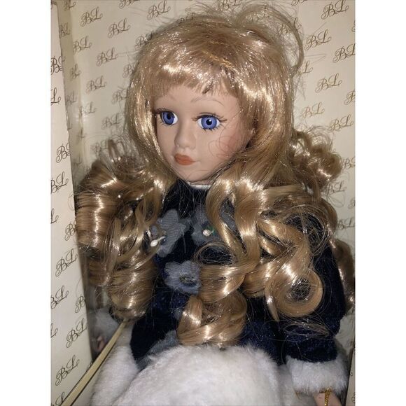 The Heirloom Collection Petite Porcelain Doll-Blonde, Limited Edition 0000055 - Picture 6 of 8